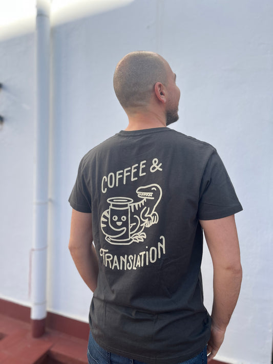 Camiseta Coffee & Translation Aeropress + dino (ónice y crema)