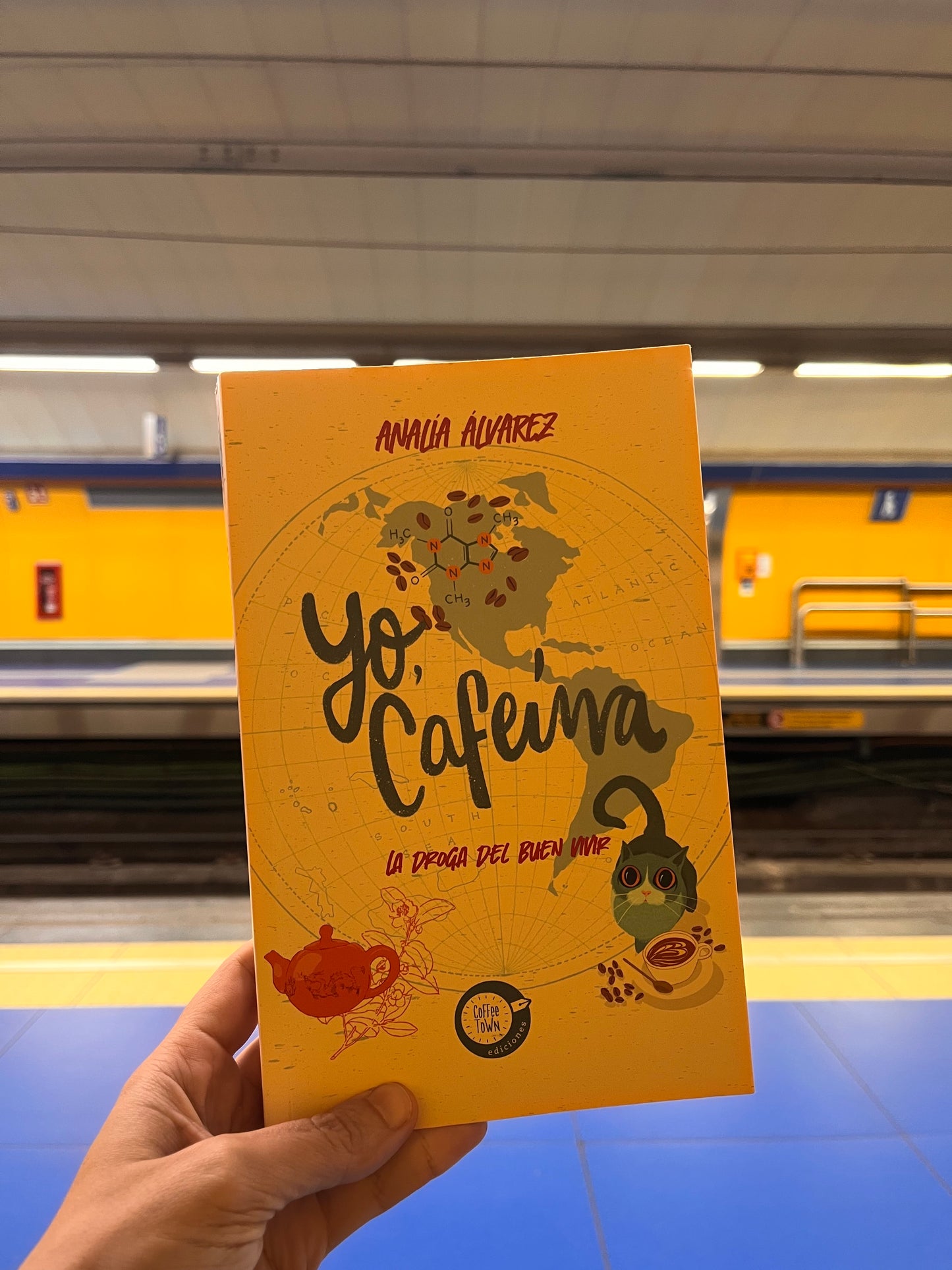 Libro "Yo, cafeína: la droga del buen vivir", de Analía Álvarez